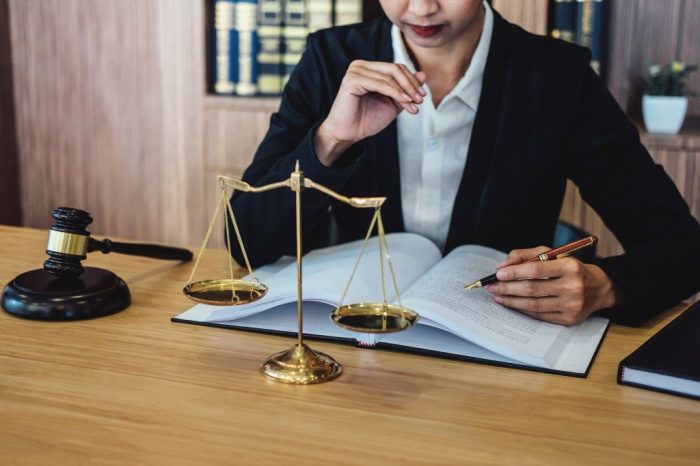 How to become a criminal law lawyer